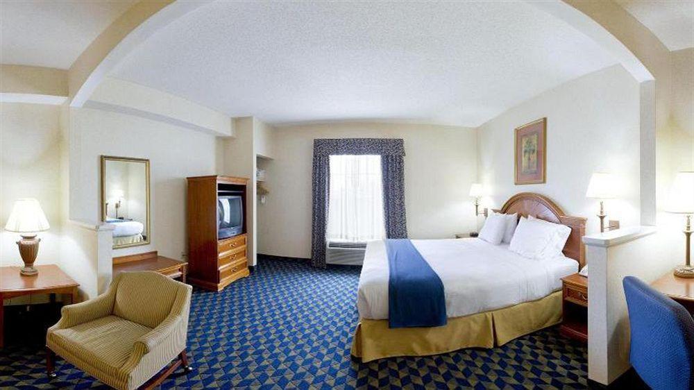 Armoni Inn & Suites Orangeburg Bagian luar foto