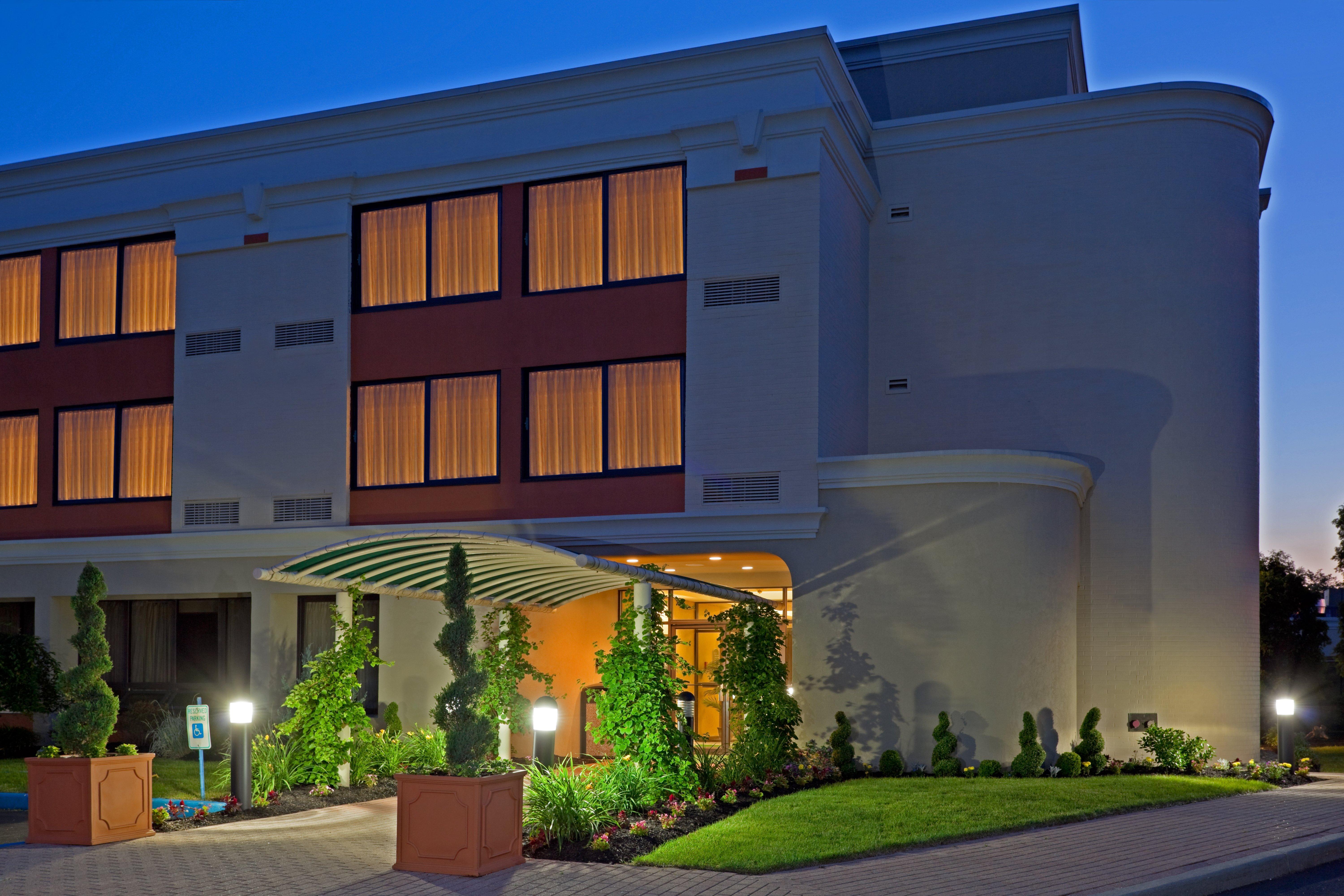 Armoni Inn & Suites Orangeburg Bagian luar foto