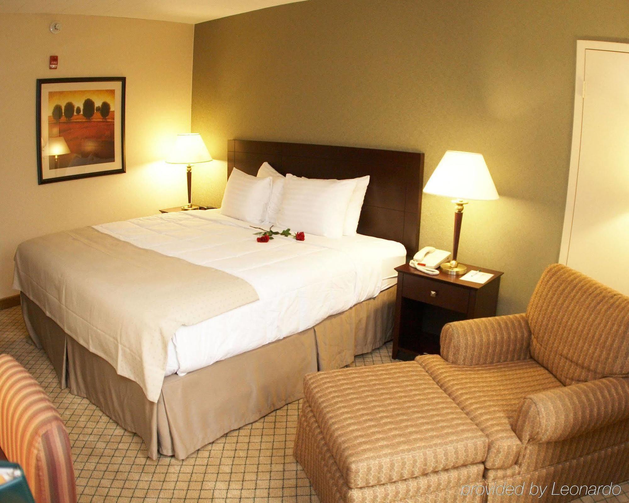 Armoni Inn & Suites Orangeburg Ruang foto